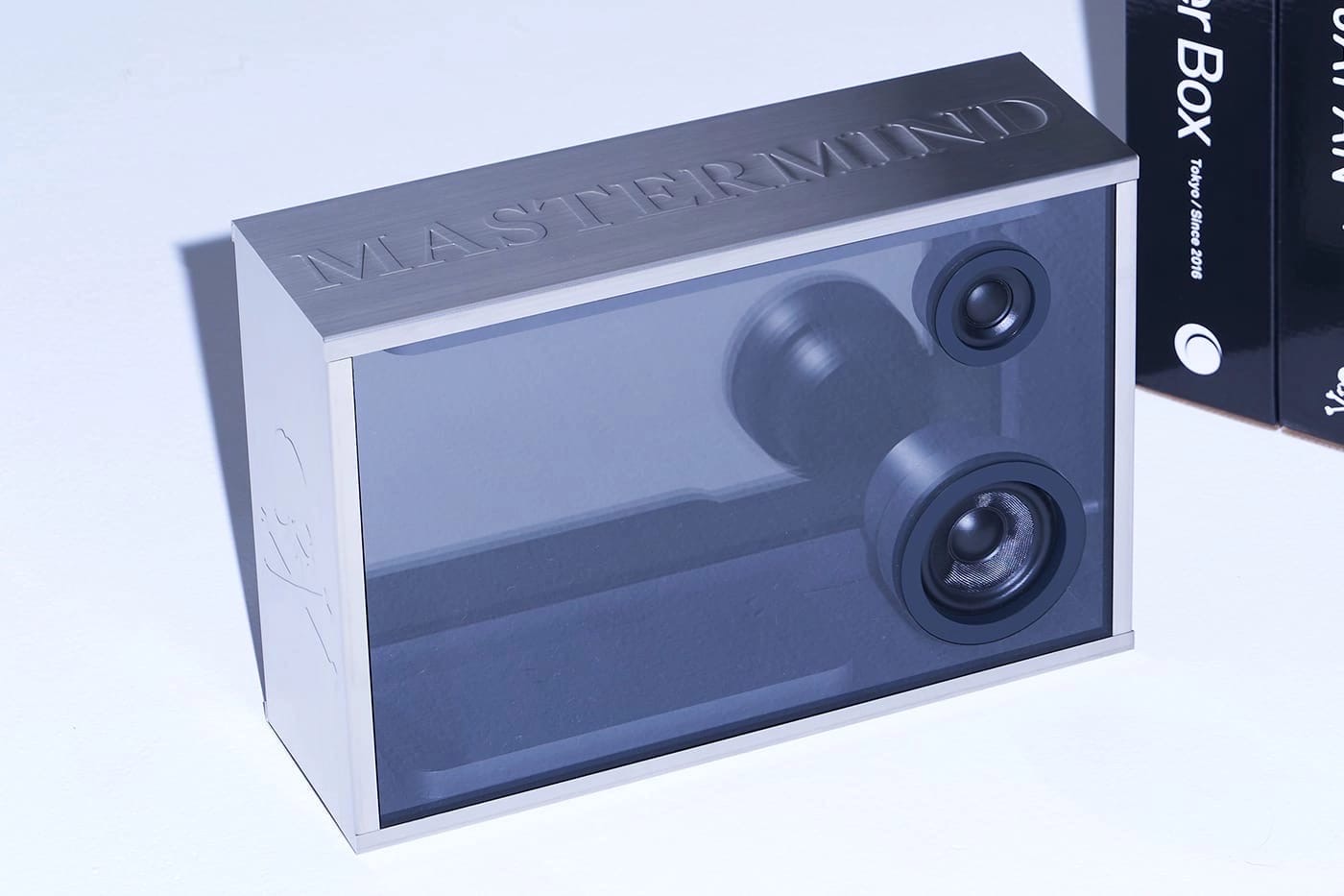 Компания COTODAMA совместно с Mastermind представила интересную колонку Lyric Speaker Box.