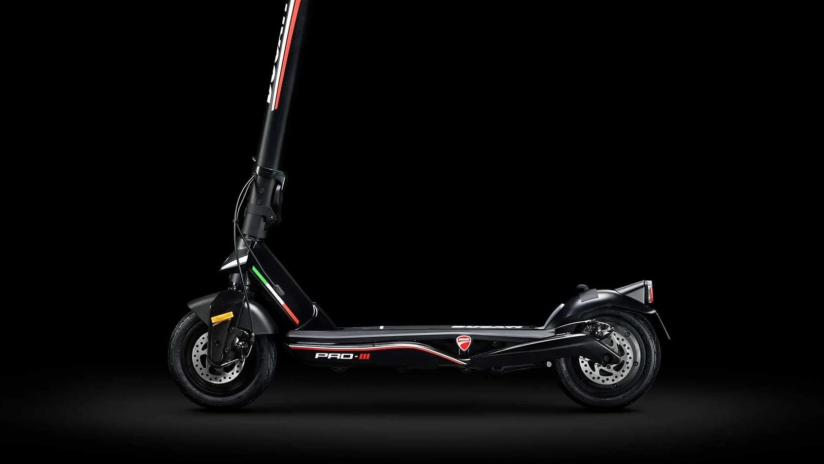 Ducati представила крутой (и дорогой) электросамокат - Urban Pro-III. 