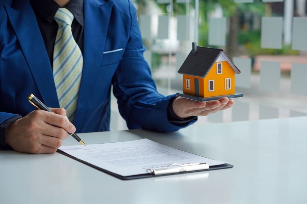 Минцифры вместе с Росреестром разрабатывают сервис «Мое жилье» для онлайн-оформления сделок с недвижимостью на «Госуслугах».