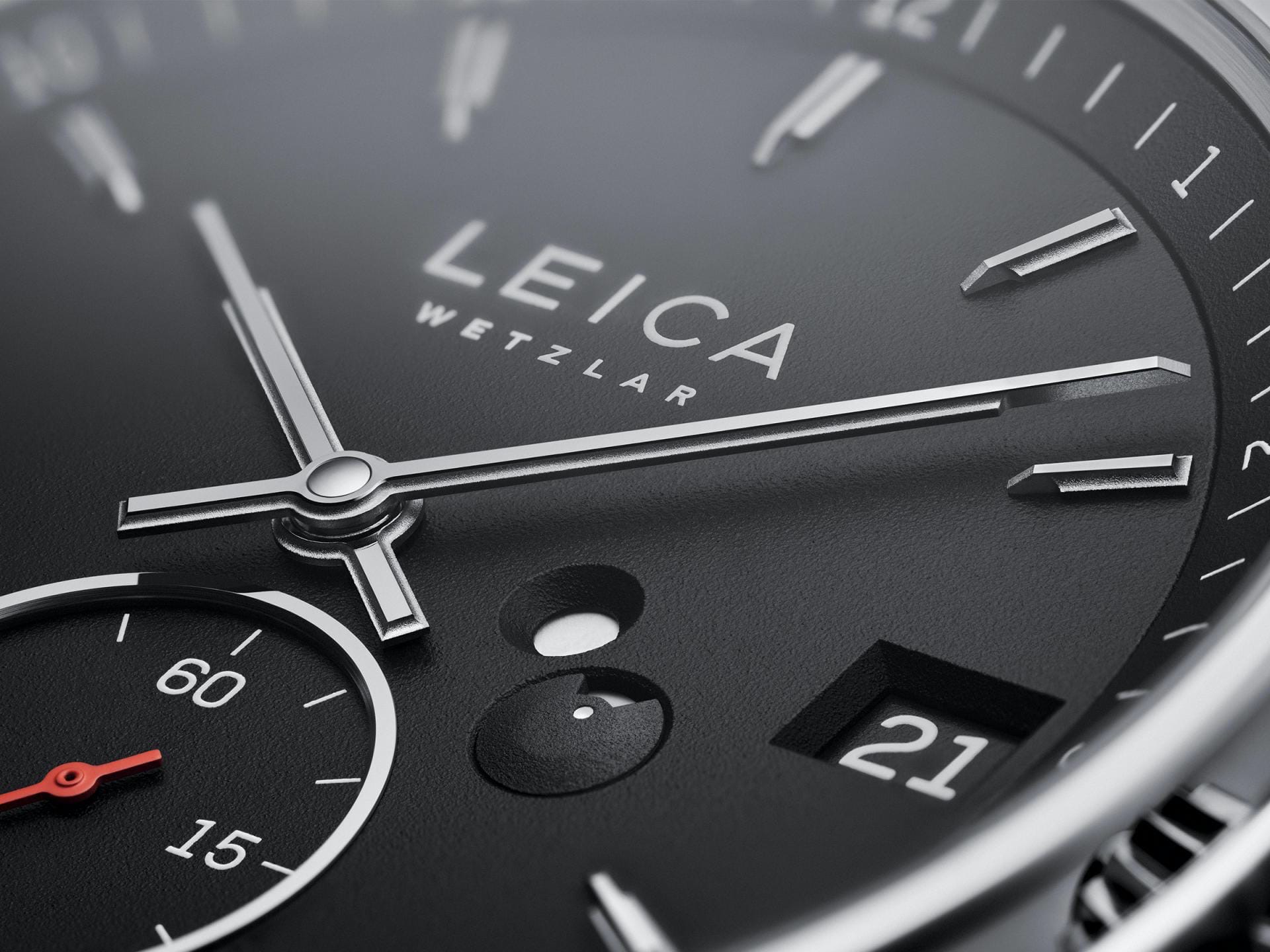 Компания Leica Camera AG представила механические часы-хронометры с ручным 