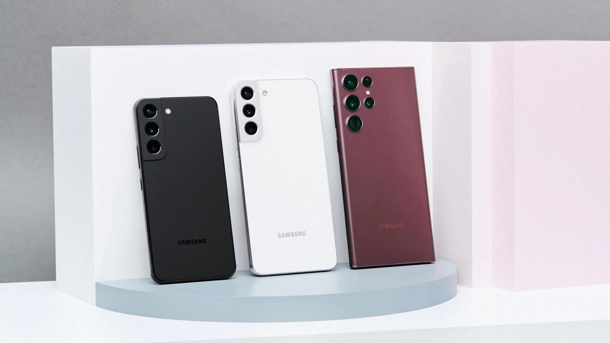 Samsung представила Galaxy S22, S22+ и S22 Ultra.