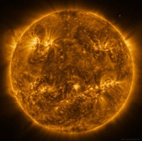 Европейский зонд Solar Orbiter сфотографировал Солнце с рекордно близкого расстояния. 