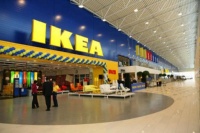 По сообщению «Ведомостей» - IKEA рассылает арендодателям российских торговых центров уведомление о желании досрочно расторгнуть договоры аренды.