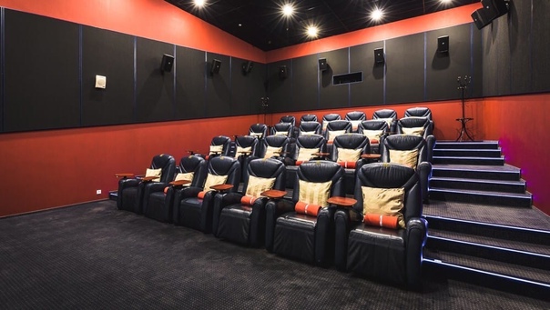 Сеть кинотеатров «Каро» первой в России предложила геймерам арендовать свои кинозалы. 