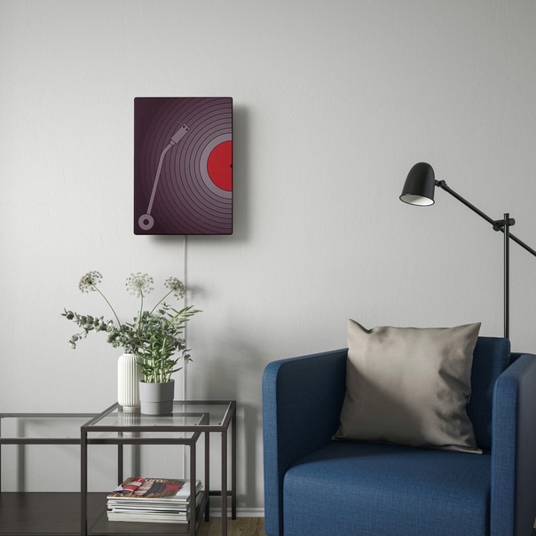IKEA совместно с брендом Sonos выпустила колонку Symfonisk в виде картины с рисунками от художницы Дженнифер Идризи. 