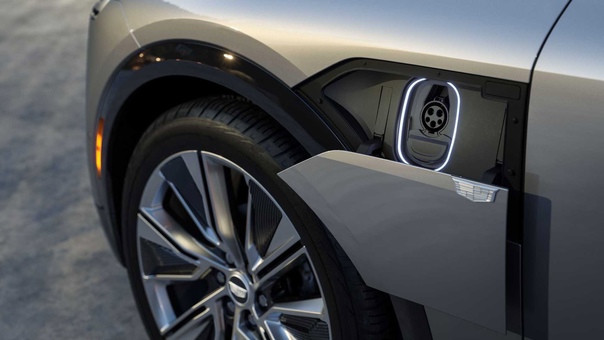 Cadillac представил свой первый серийный электрокроссовер - Lyriq. 