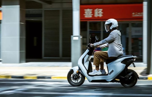 Honda объявила о начале продаж недорогого и компактного электрического скутера - U Be.