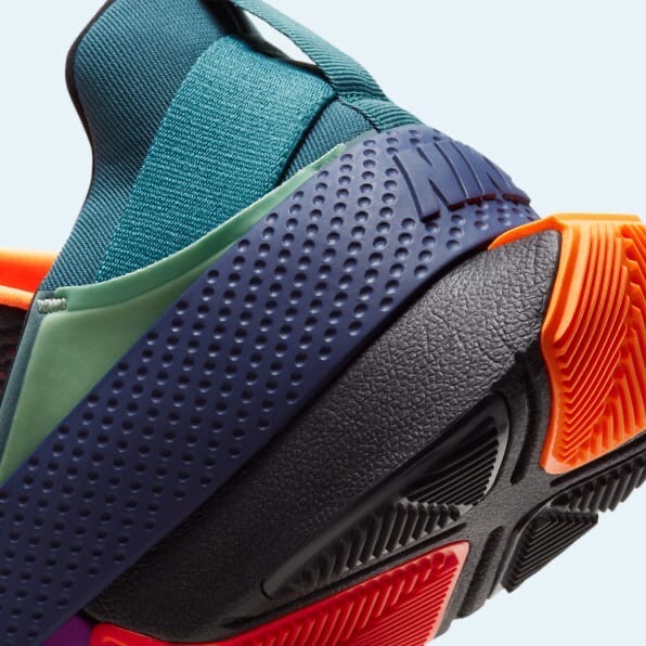 GO FlyEase - кроссовки от Nike, которые можно надевать без помощи рук. 