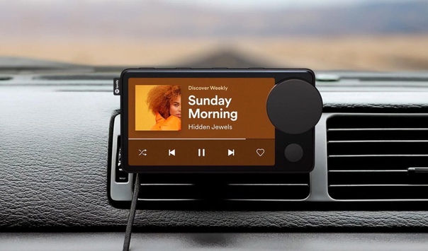 Spotify объявил о выпуске своего первого устройства — автомобильного плеера Car Thing.