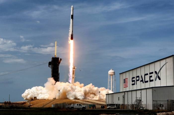 Компания SpaceX запустила ещё 52 спутника Starlink. 