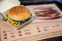 Макдональдс в России после перезапуска будет работать под брендом «Вкусно — и точка», рассказал гендиректор компании Олег Пароев.