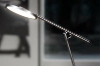 Lenovo представила настольную лампу YOGA L5 со встроенной беспроводной зарядкой на 10 Вт.