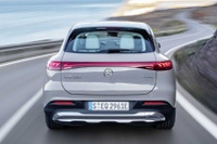 Mercedes представила первый электрический кроссовер компании - EQS SUV.