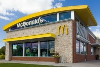 McDonald’s продает свой российский бизнес Александру Говору, который управляет 25 ресторанами бренда по франшизе в Новосибирске, Бердске, Томске, Кемерово, Новокузнецке, Барнауле и Красноярске.